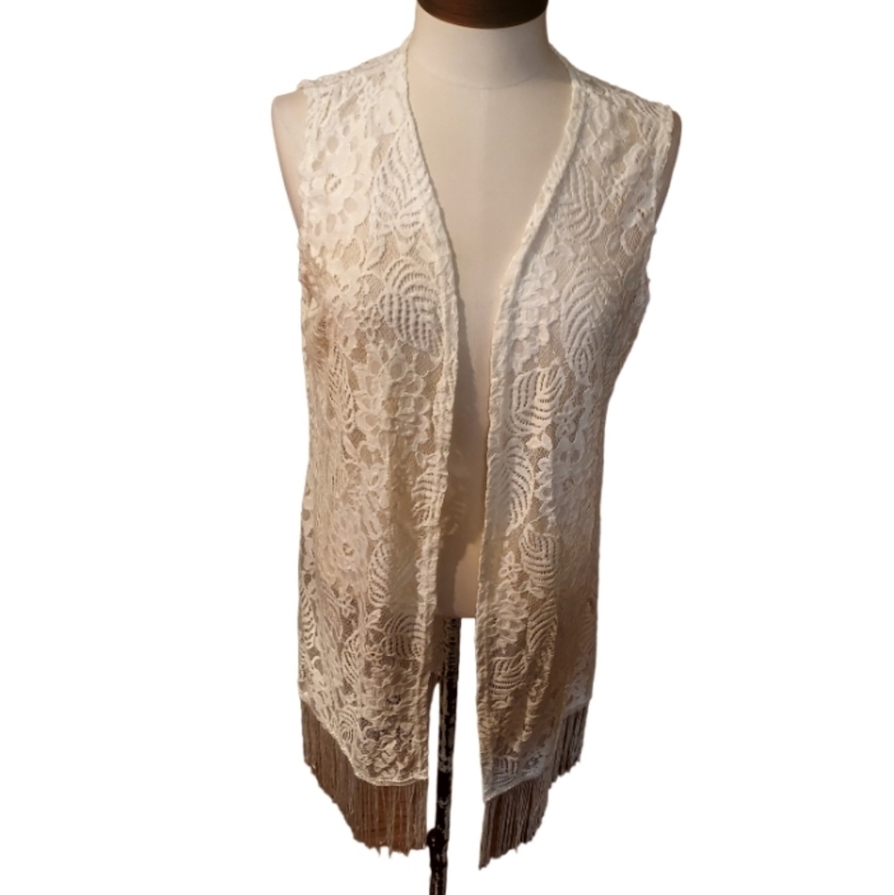 QUESTIONS women's cardigan white size L in excellent condition